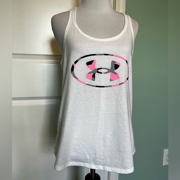 Under Armour Tops - Under Armour workout top